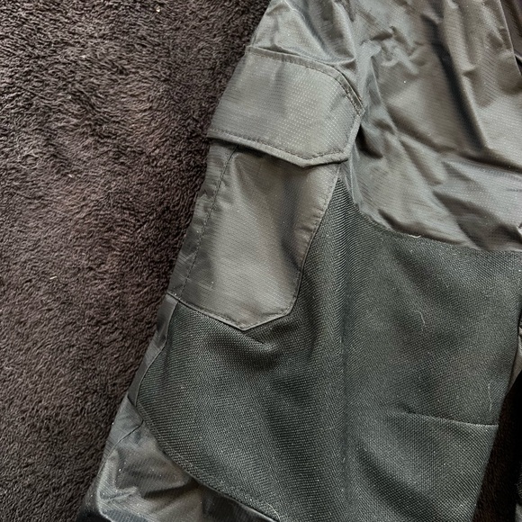 Columbia Kids Snowsuit in Vibrant Pink and Black - Picture 5 of 8